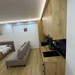 Chill Bllok * Τίρανα