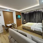 Chill Bllok * Тирана