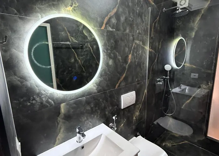 Chill Bllok * 地拉那