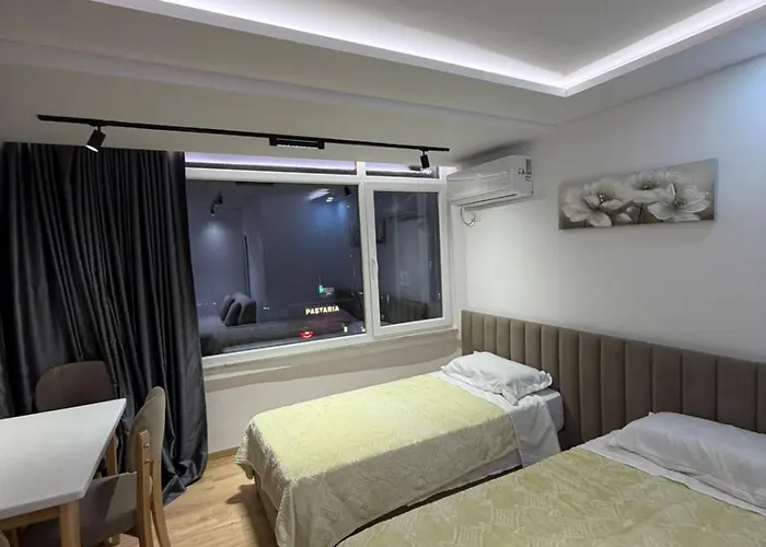 Chill Bllok 地拉那