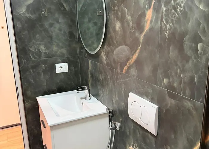 Chill Bllok 地拉那