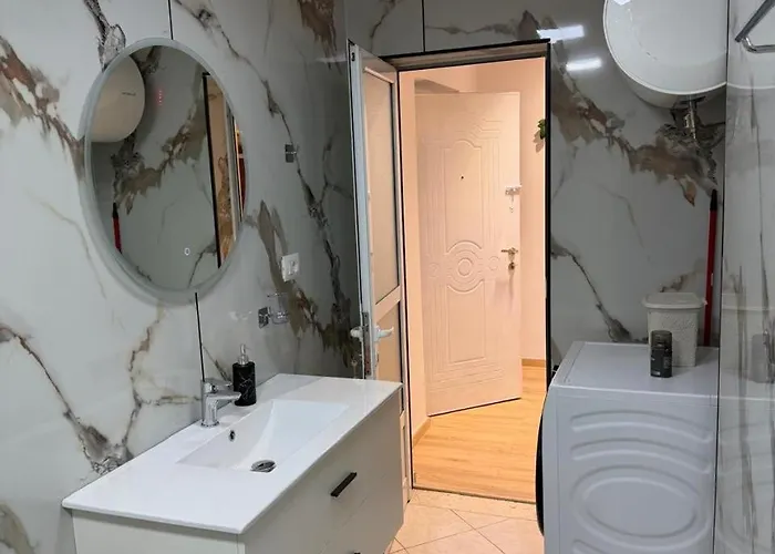 Chill Bllok 地拉那